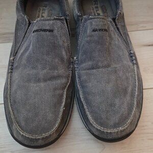 Skechers Mens Avillo Relaxed-Fit Slip-On Loafer Gray Size 11